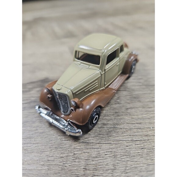 Matchbox Chevy Master Coupe Tan & Brown  Diecast 1/64 Mattel Loose Toy Car - Picture 1 of 5
